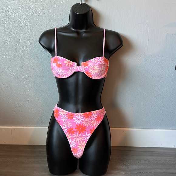 triangl swimwear Other - Pink floral velvet and bag set.